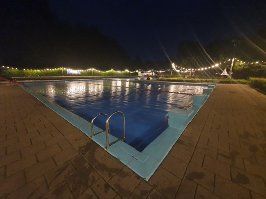 Moonlightswimming (extra geopend)